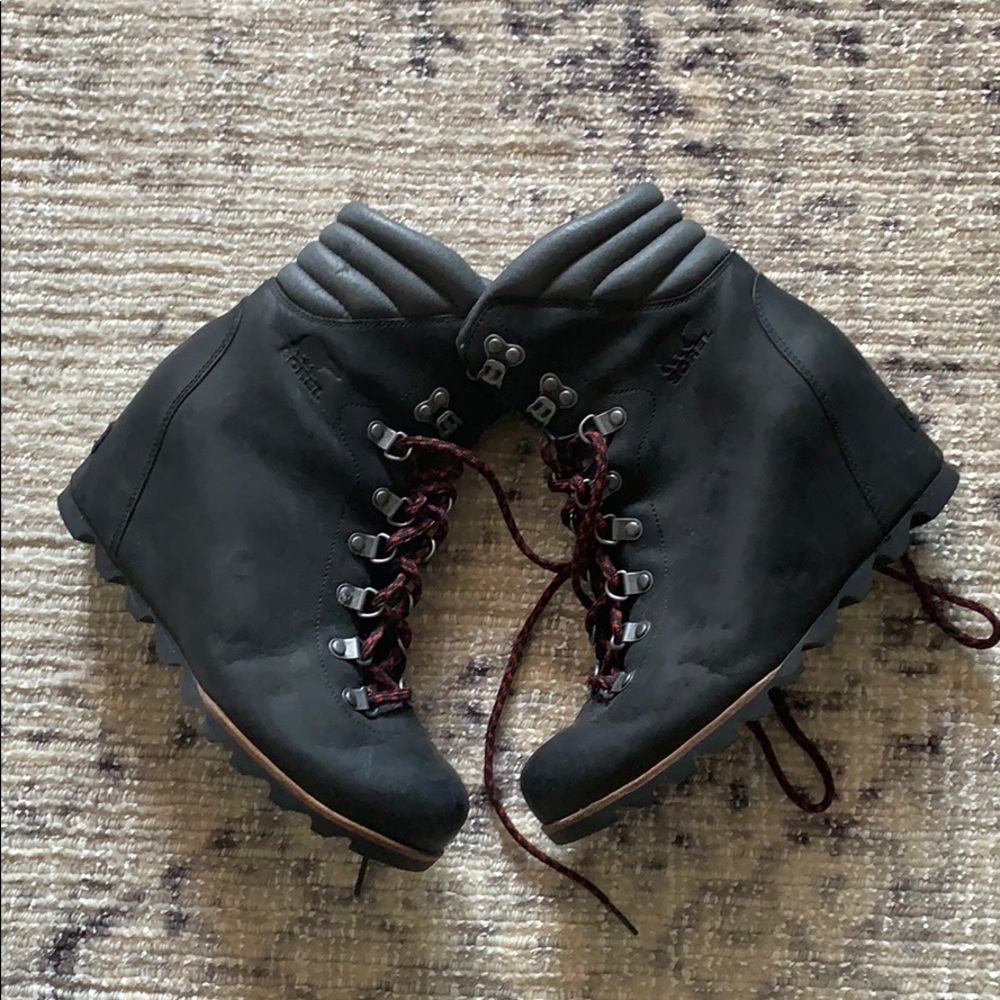 Sorel wedge boots- Joan of Arctic